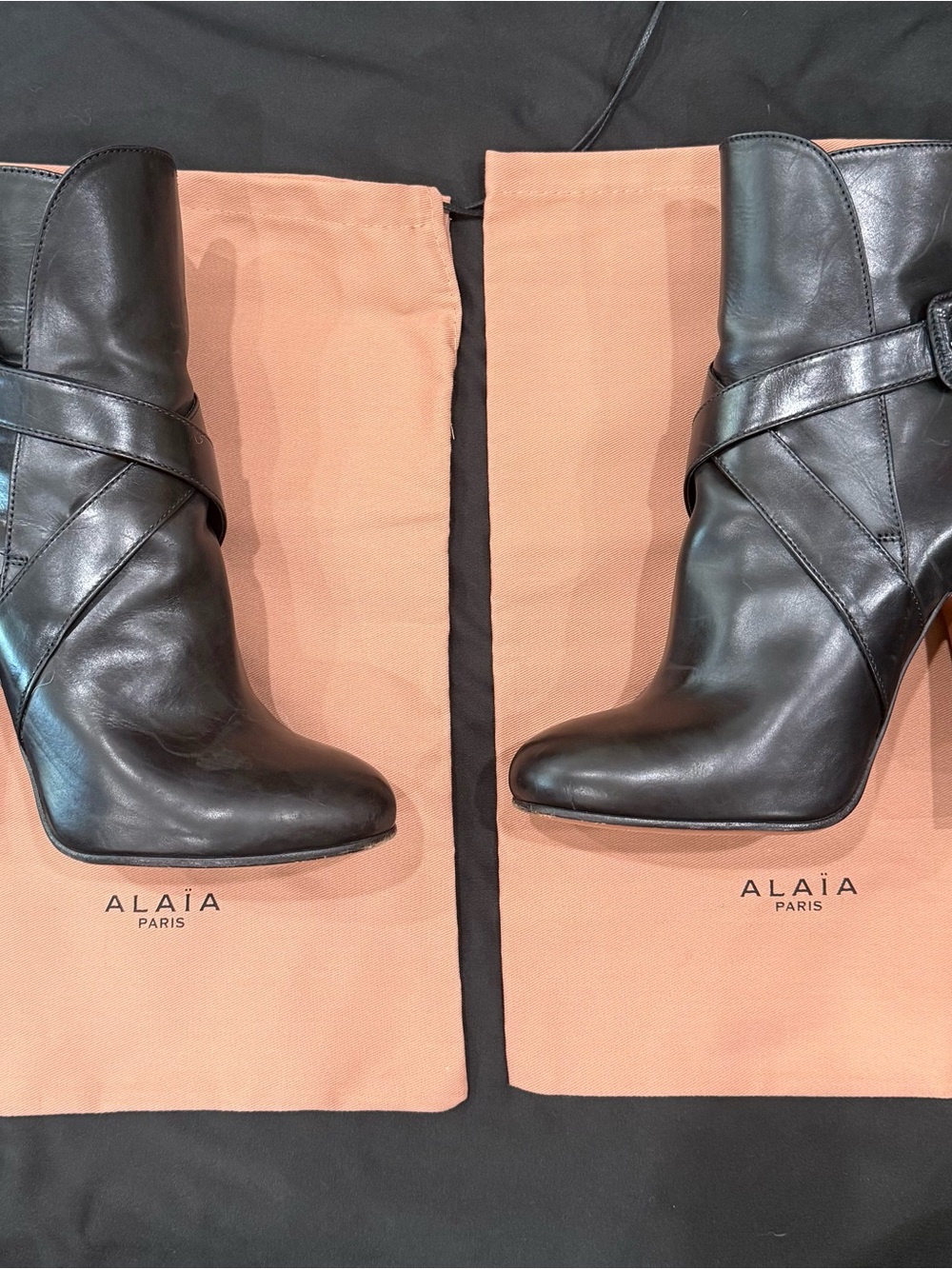 Authentic Alaïa Paris Leather Ankle Boots – Size 37 – Complete Set